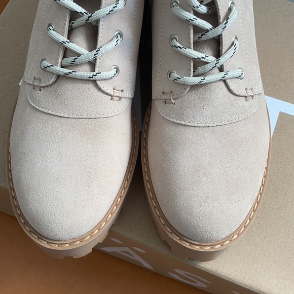 ***NWT*** LÄST Rocky Suede Boots - Picture 3 of 10
